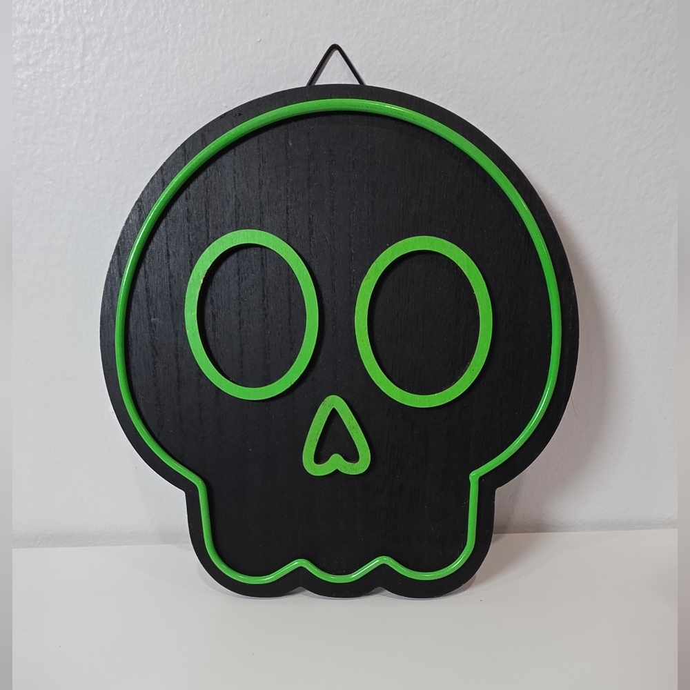 Black and Green Skull Wall Decor